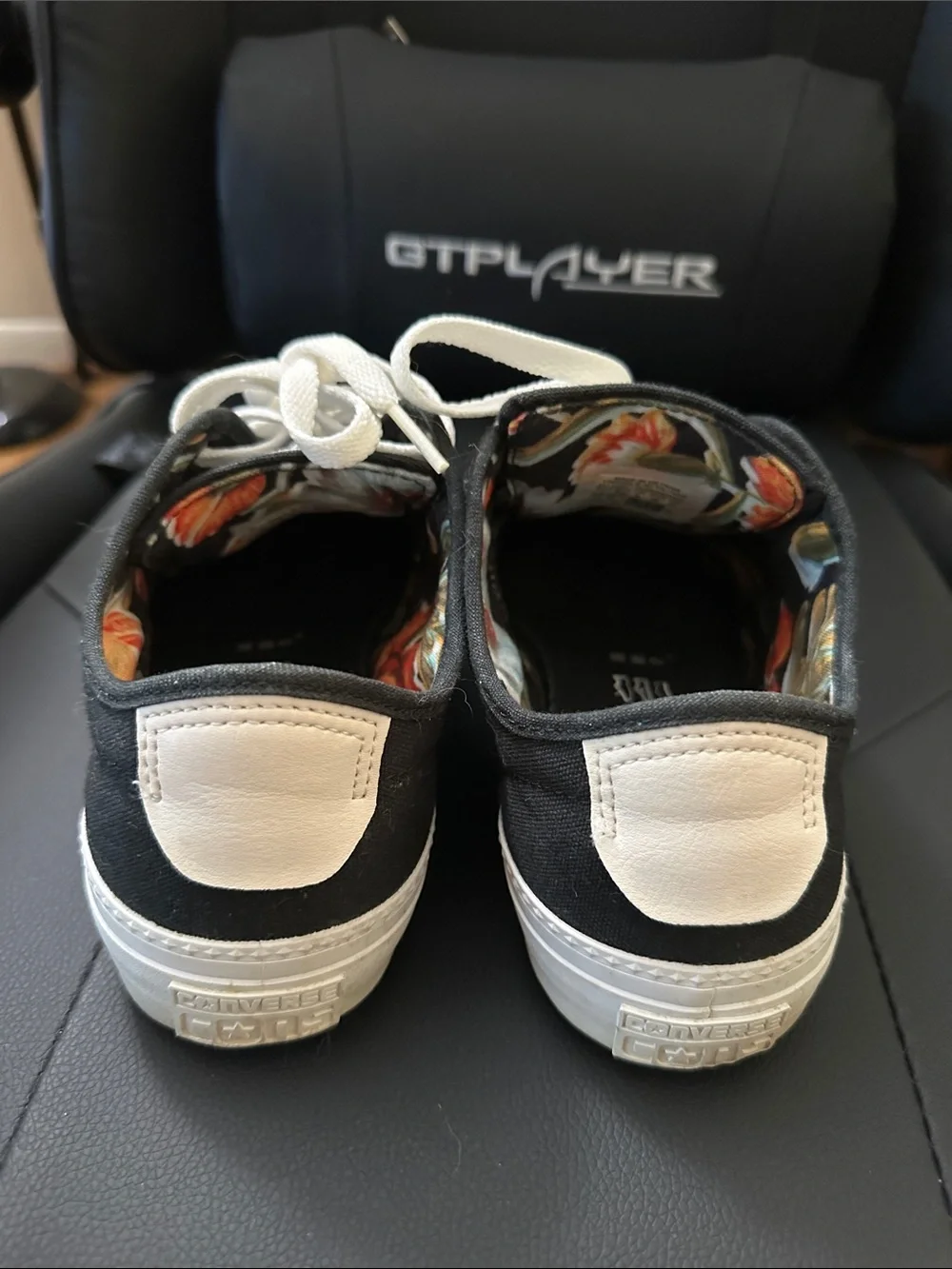 Converse Men's Black and White Skateboarding Shoes - Picture 2 of 4